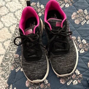 Skechers Women's Black and Pink Sneakers